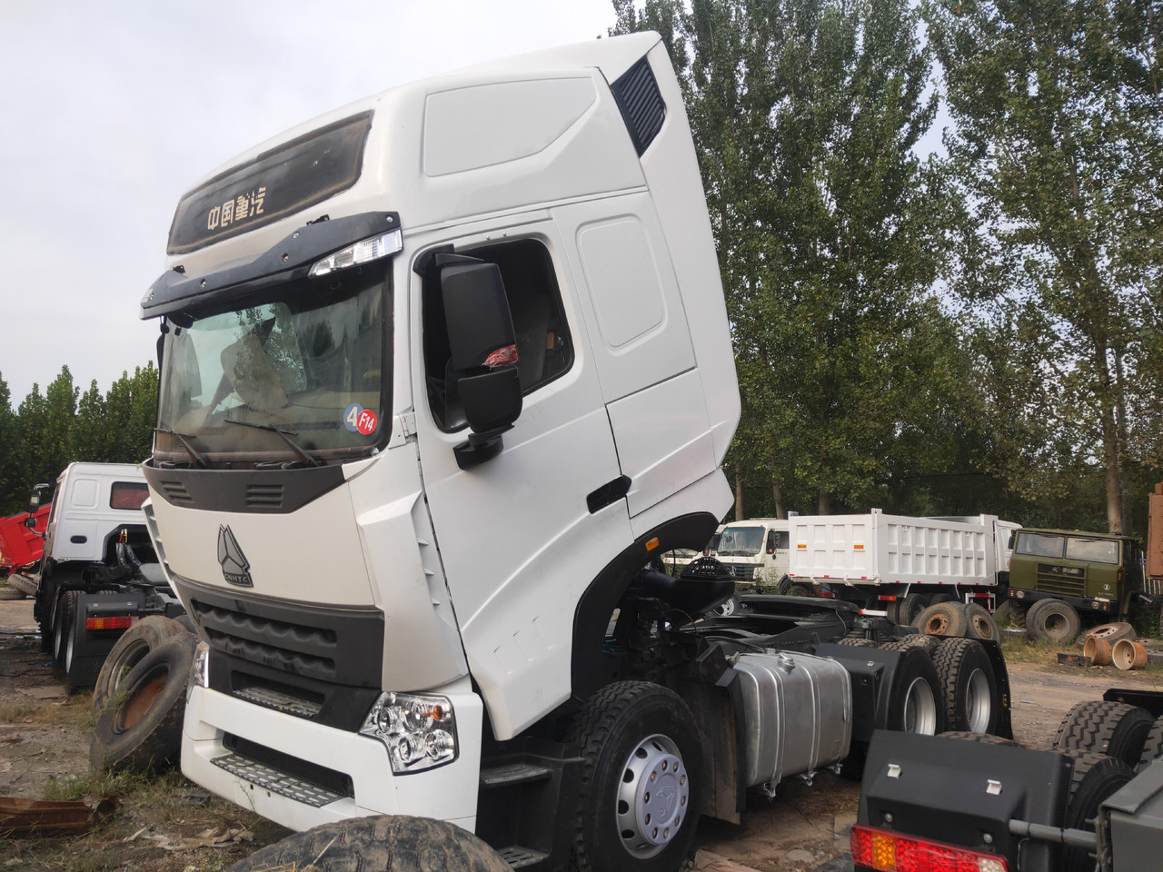 Sinotruk HOWO A7 6*4 Tractor - Cabeza tractora: foto 1 Sinotruk HOWO A7 6*4 Tractor - Cabeza tractora: foto 1