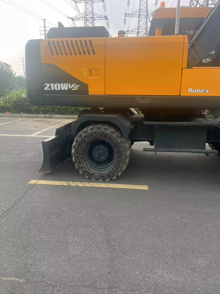 HYUNDAI R210W - Excavadora de ruedas: foto 4 HYUNDAI R210W - Excavadora de ruedas: foto 4