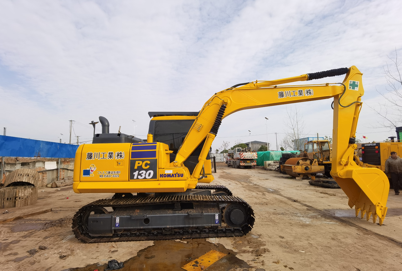 Excavadora KOMATSU PC130: foto 9