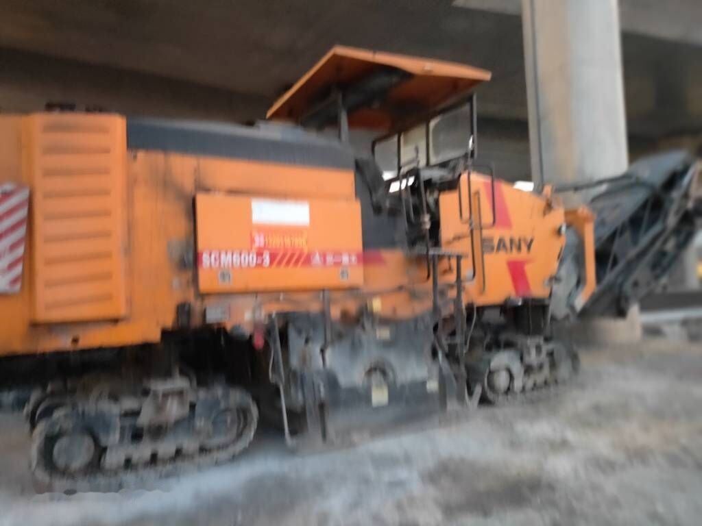 Sany SCM600-3 - Pavimentadora de asfalto: foto 1 Sany SCM600-3 - Pavimentadora de asfalto: foto 1