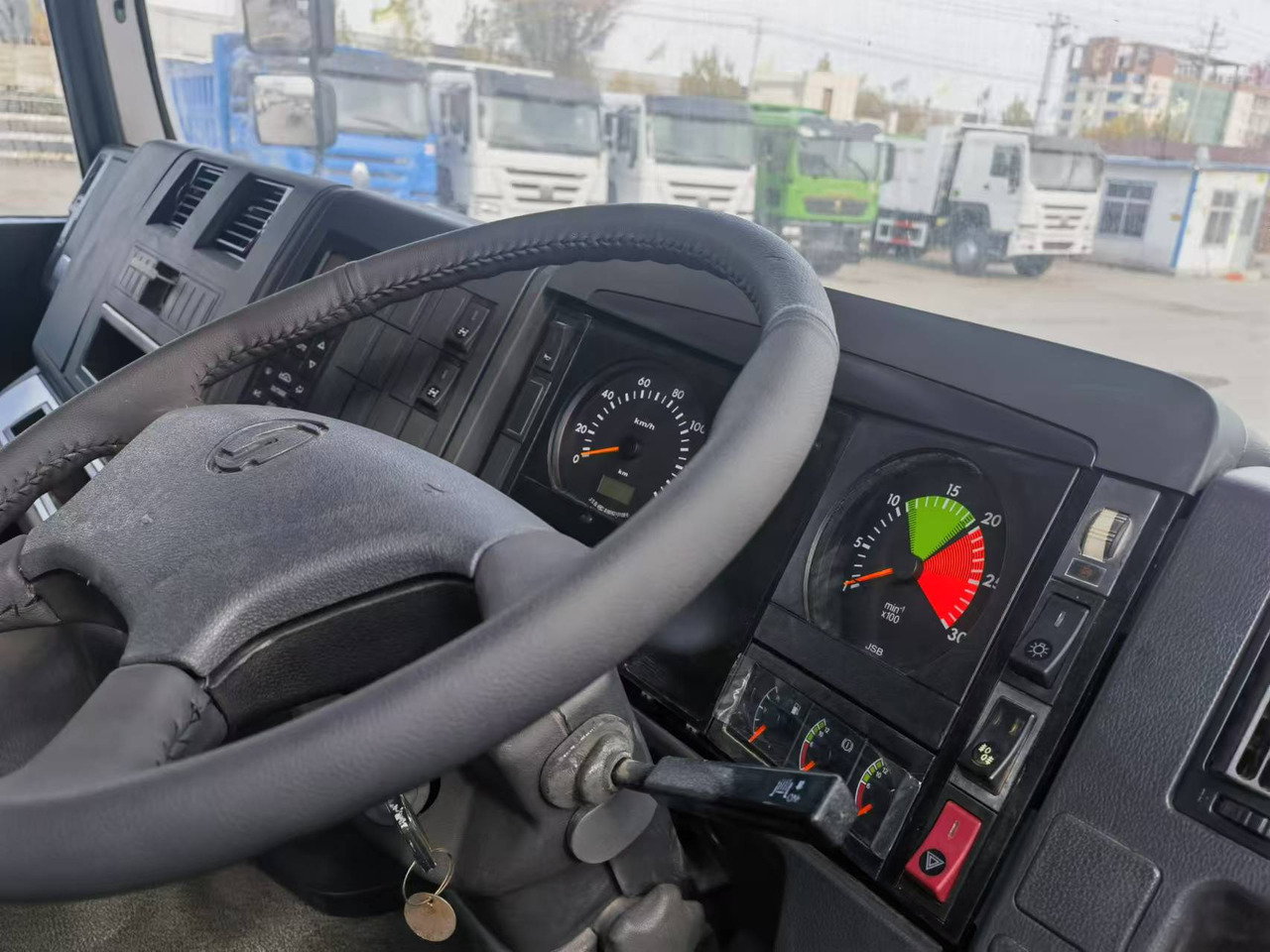 Shacman F3000 6*4 Sprinkler truck(Right rudder) - Hidrolimpiadora: foto 5 Shacman F3000 6*4 Sprinkler truck(Right rudder) - Hidrolimpiadora: foto 5