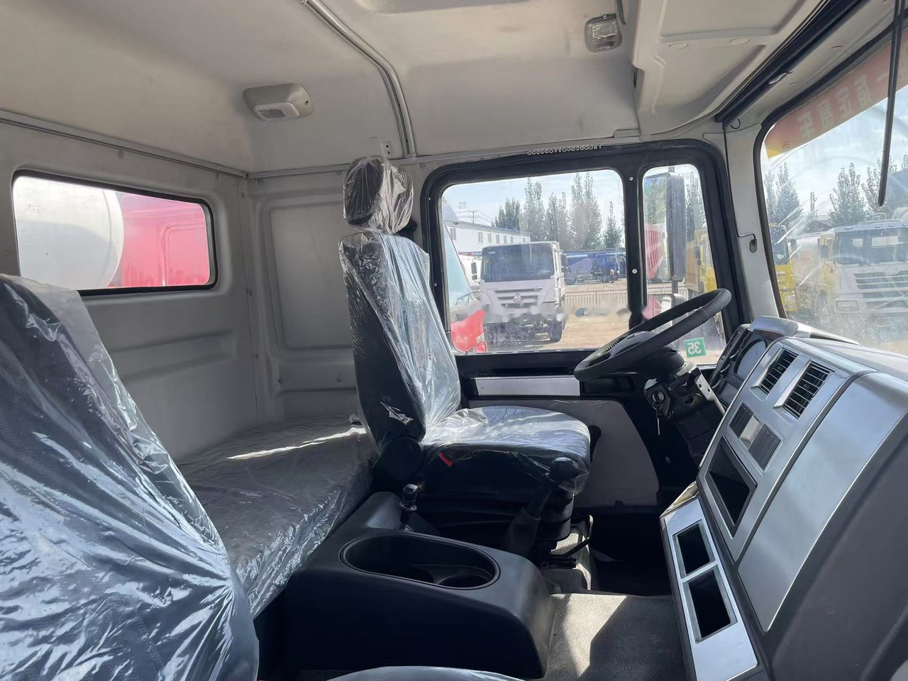 Shacman F3000 Concrete mixer truck - Camión hormigonera: foto 2 Shacman F3000 Concrete mixer truck - Camión hormigonera: foto 2