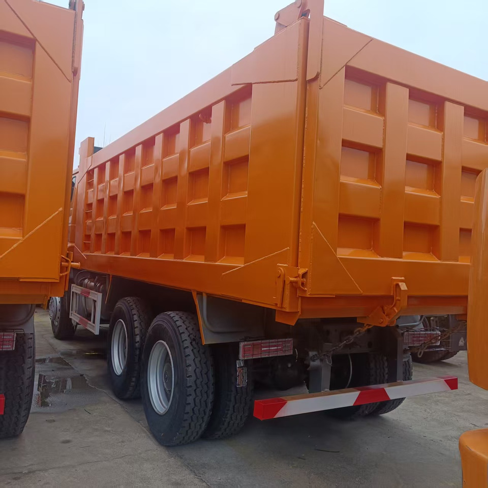 Sinotruk HOHAN 6*4 Dump truck - Camión volquete: foto 3 Sinotruk HOHAN 6*4 Dump truck - Camión volquete: foto 3