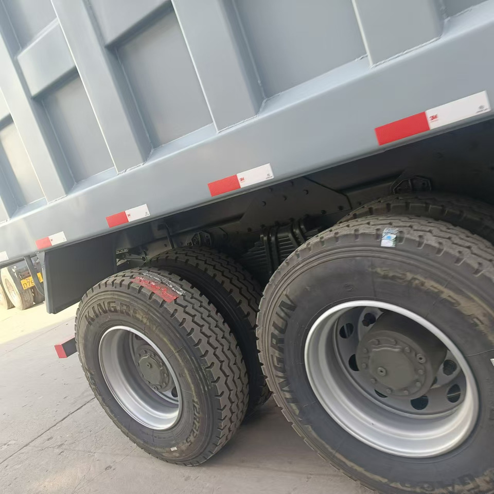 Sinotruk HOHAN 6*4 Dump truck - Camión volquete: foto 4 Sinotruk HOHAN 6*4 Dump truck - Camión volquete: foto 4