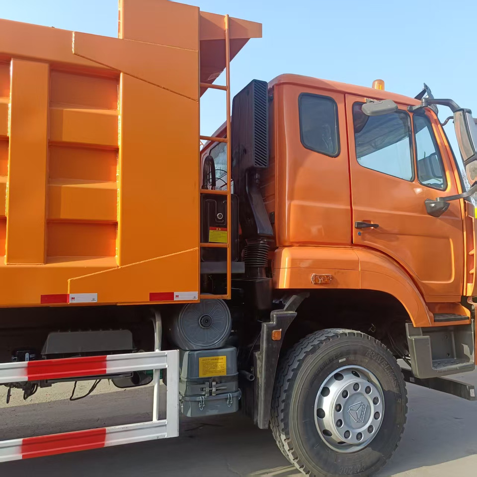 Sinotruk HOHAN 6*4 Dump truck - Camión volquete: foto 5 Sinotruk HOHAN 6*4 Dump truck - Camión volquete: foto 5
