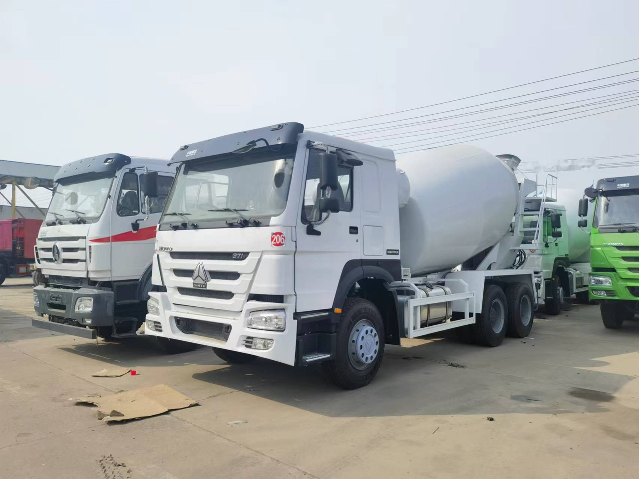 Sinotruk HOWO 371 6*4 Concrete mixer truck - Camión hormigonera: foto 1 Sinotruk HOWO 371 6*4 Concrete mixer truck - Camión hormigonera: foto 1