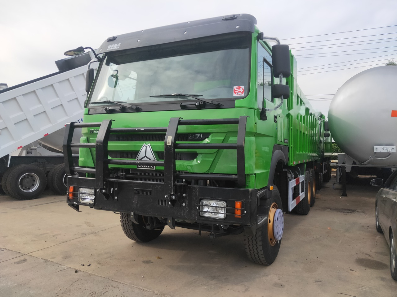 Sinotruk HOWO 371 6*4 Dump truck - Camión volquete: foto 5 Sinotruk HOWO 371 6*4 Dump truck - Camión volquete: foto 5