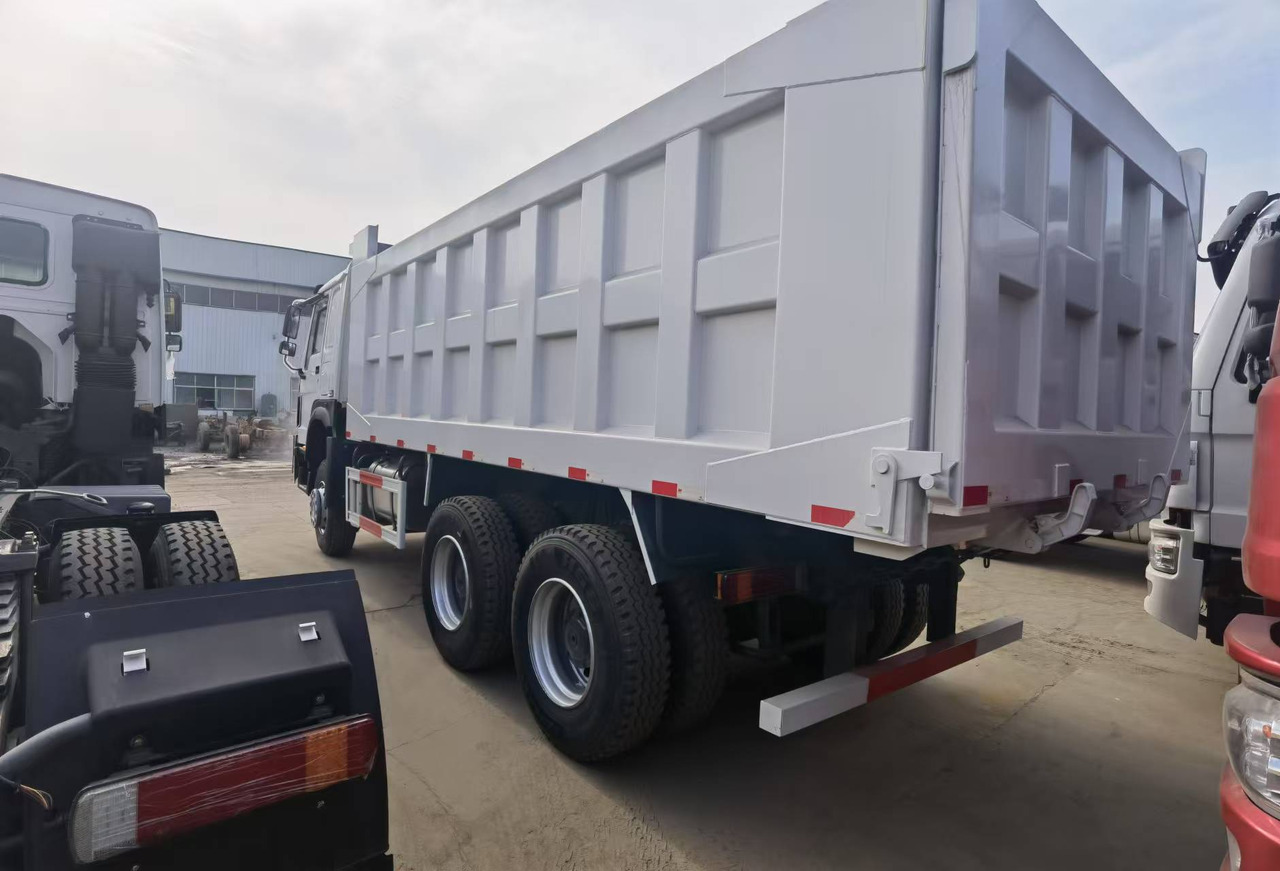 Sinotruk HOWO 371 6*4 Dump truck(Right rudder) - Camión volquete: foto 2 Sinotruk HOWO 371 6*4 Dump truck(Right rudder) - Camión volquete: foto 2