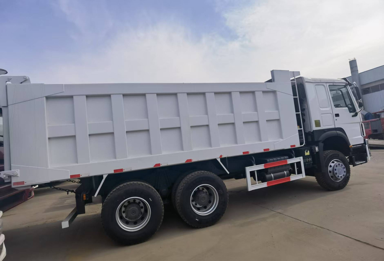 Sinotruk HOWO 371 6*4 Dump truck(Right rudder) - Camión volquete: foto 4 Sinotruk HOWO 371 6*4 Dump truck(Right rudder) - Camión volquete: foto 4
