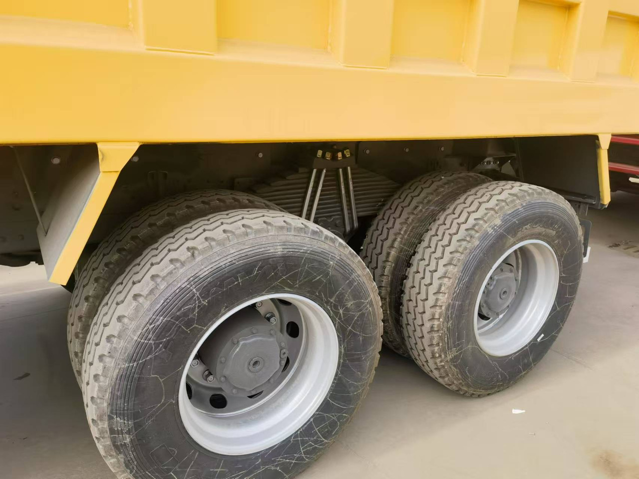 Sinotruk HOWO 371 6*4 Dump truck(Right rudder) - Camión volquete: foto 2 Sinotruk HOWO 371 6*4 Dump truck(Right rudder) - Camión volquete: foto 2