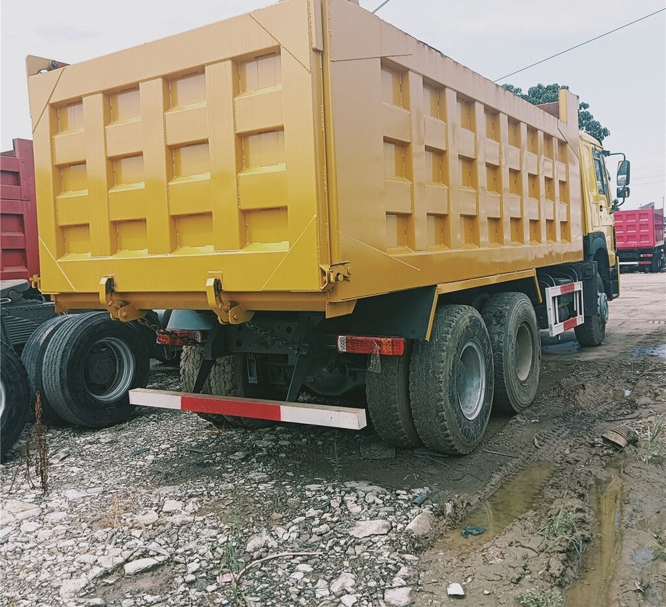 Sinotruk HOWO 6*4 Dump truck - Camión volquete: foto 4 Sinotruk HOWO 6*4 Dump truck - Camión volquete: foto 4
