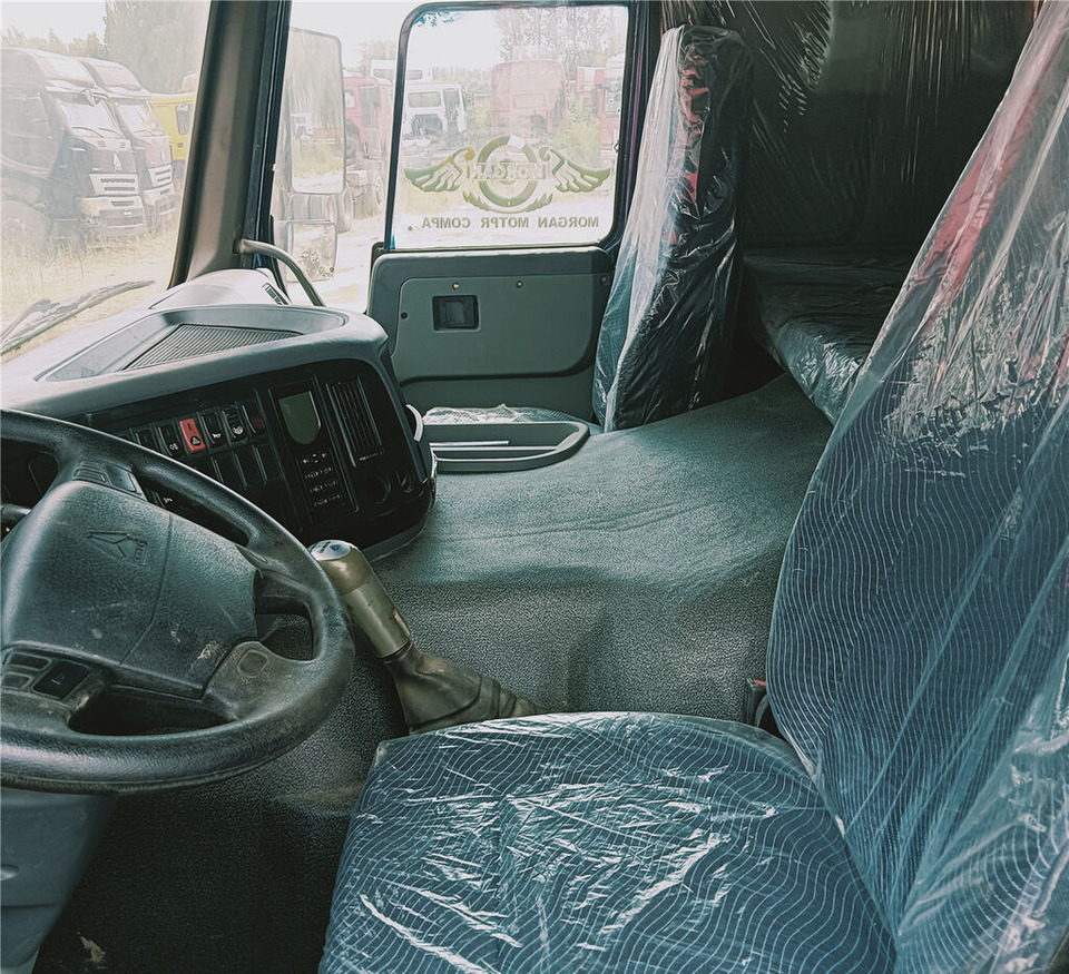 Sinotruk HOWO 6*4 Dump truck - Camión volquete: foto 4 Sinotruk HOWO 6*4 Dump truck - Camión volquete: foto 4