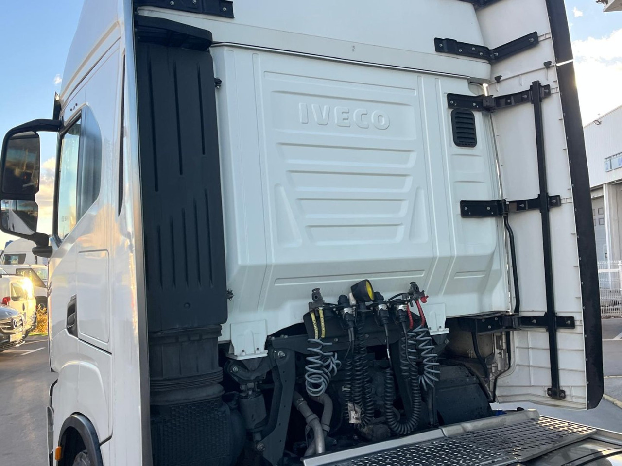 Cabeza Tractora IVECO S-WAY 510 AUTOMATICO CON INTARDER - Cabeza tractora: foto 5 Cabeza Tractora IVECO S-WAY 510 AUTOMATICO CON INTARDER - Cabeza tractora: foto 5