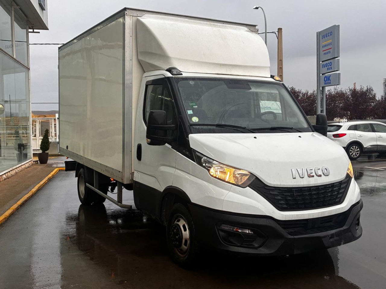 Caja cerrada IVECO 35C16 20m3 con puertas traseras - Furgoneta caja cerrada: foto 3 Caja cerrada IVECO 35C16 20m3 con puertas traseras - Furgoneta caja cerrada: foto 3