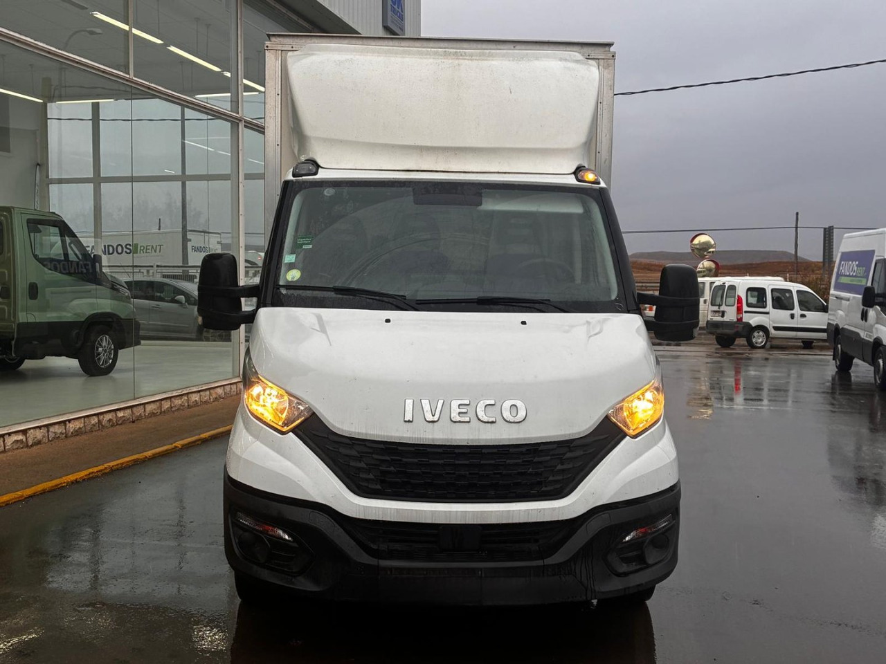 Caja cerrada IVECO 35C16 20m3 con puertas traseras - Furgoneta caja cerrada: foto 2 Caja cerrada IVECO 35C16 20m3 con puertas traseras - Furgoneta caja cerrada: foto 2