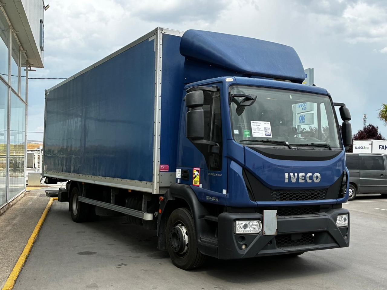 Caja cerrada IVECO Eurocargo ML 120 E22 - Camión caja cerrada: foto 3 Caja cerrada IVECO Eurocargo ML 120 E22 - Camión caja cerrada: foto 3