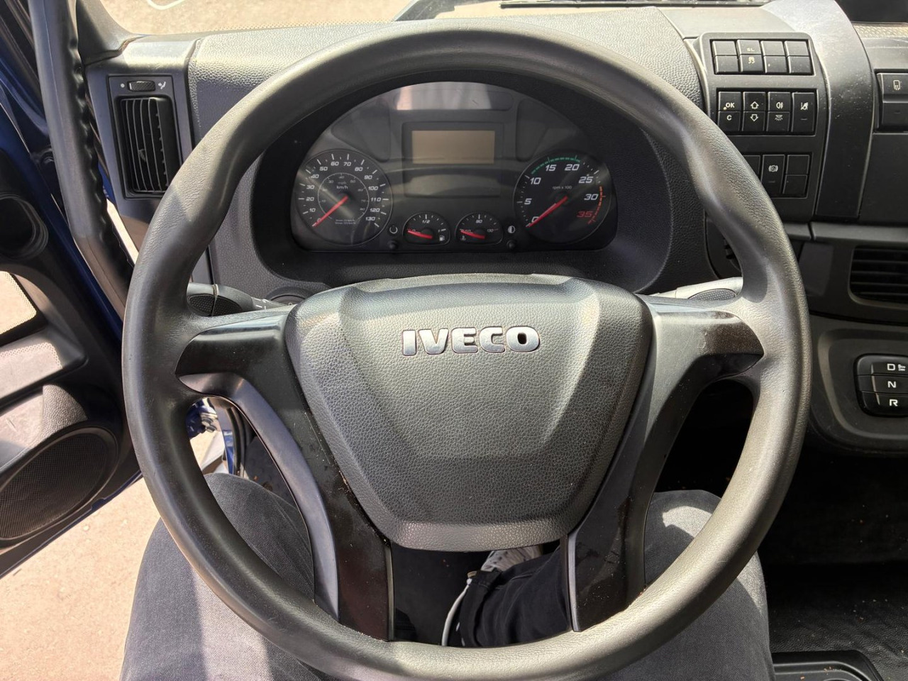 Arrendamiento de  Caja cerrada IVECO Eurocargo ML 160 E25 Caja cerrada IVECO Eurocargo ML 160 E25: foto 8