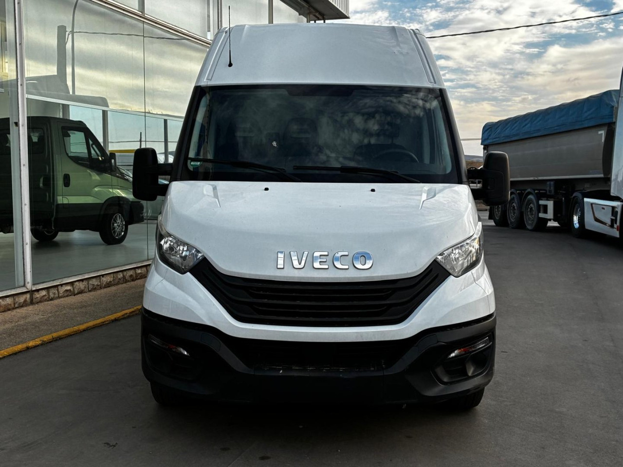 Furgón IVECO 35S14 V 16m3 - Furgón: foto 2 Furgón IVECO 35S14 V 16m3 - Furgón: foto 2