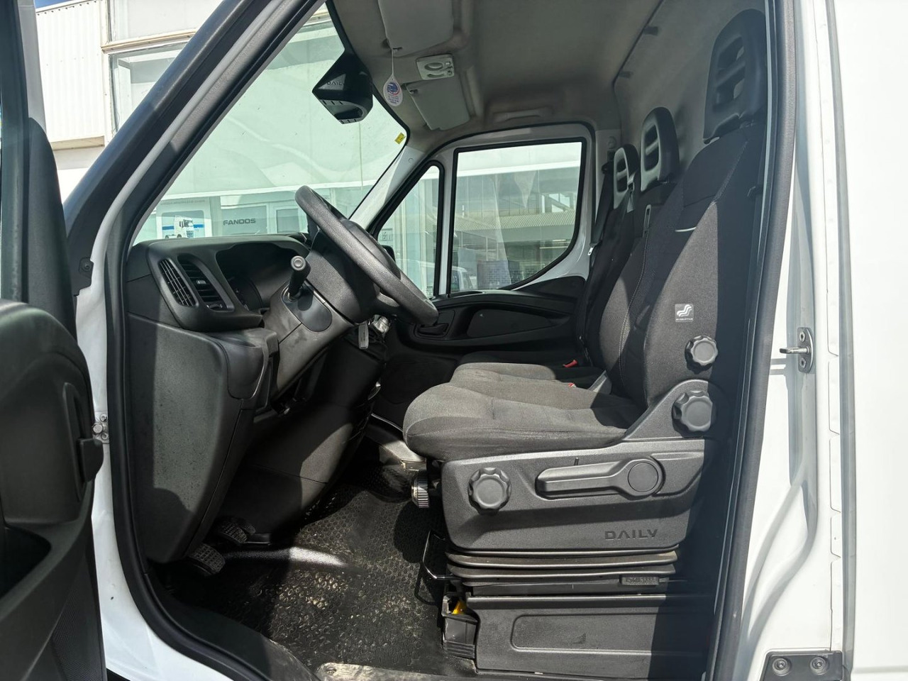 Furgón Furgón IVECO 35S16 V 12m3: foto 8