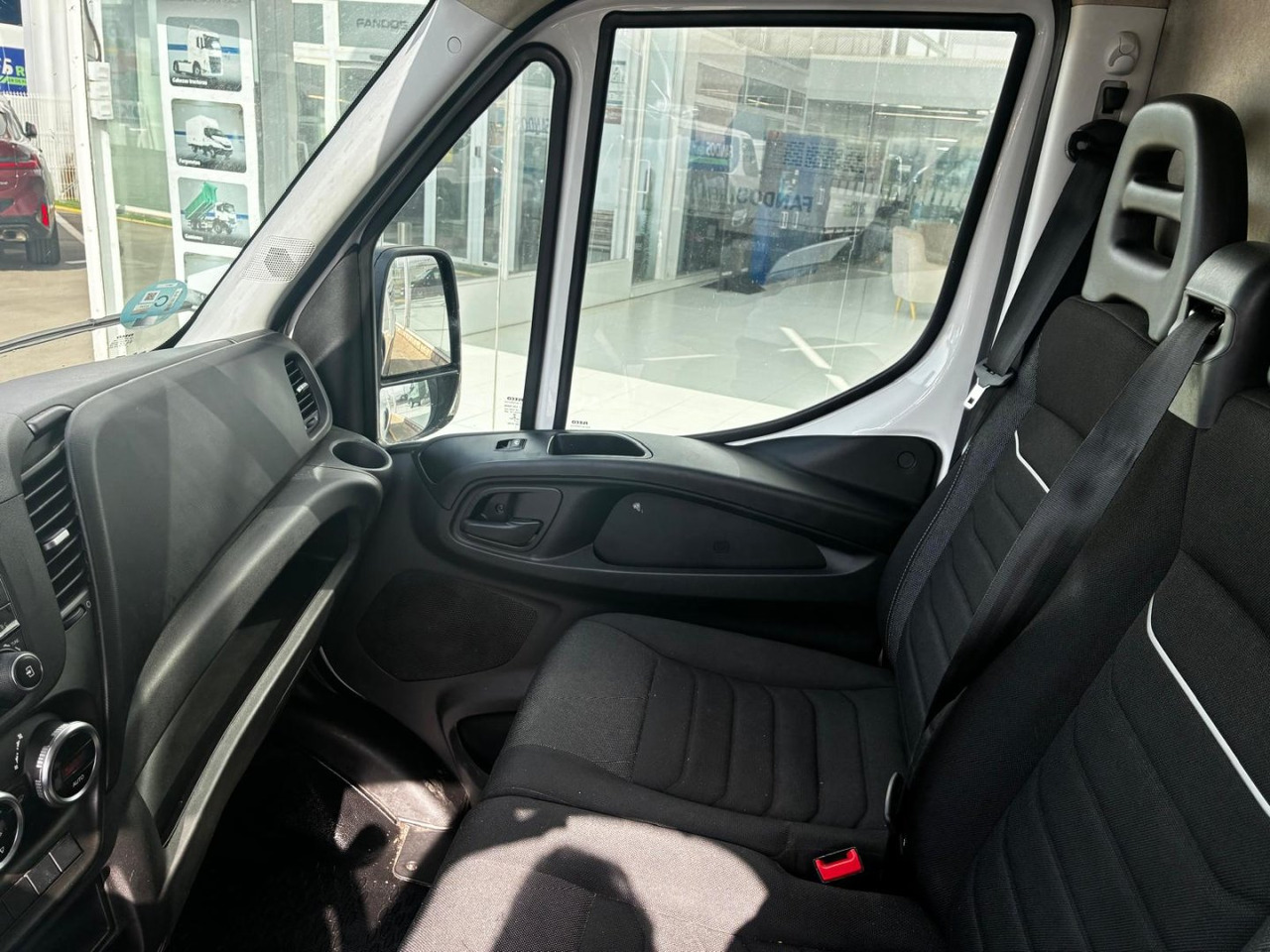 Furgón Furgón IVECO 35S16 V 12m3: foto 11