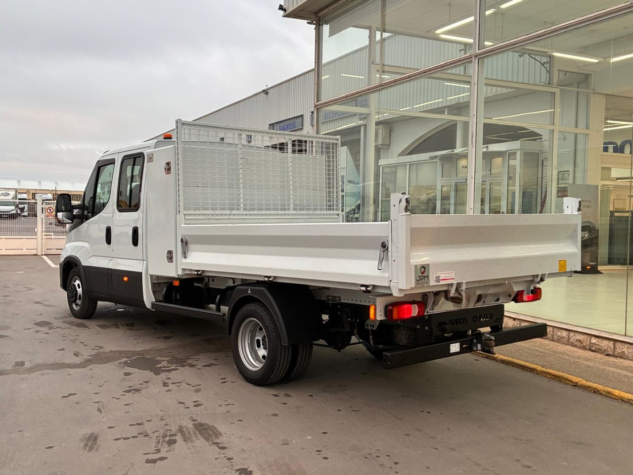 Volquete/Dumper IVECO 35C14 CAJA BASCULANTE DOBLE CABINA - Furgoneta basculante, Furgoneta combi: foto 4 Volquete/Dumper IVECO 35C14 CAJA BASCULANTE DOBLE CABINA - Furgoneta basculante, Furgoneta combi: foto 4