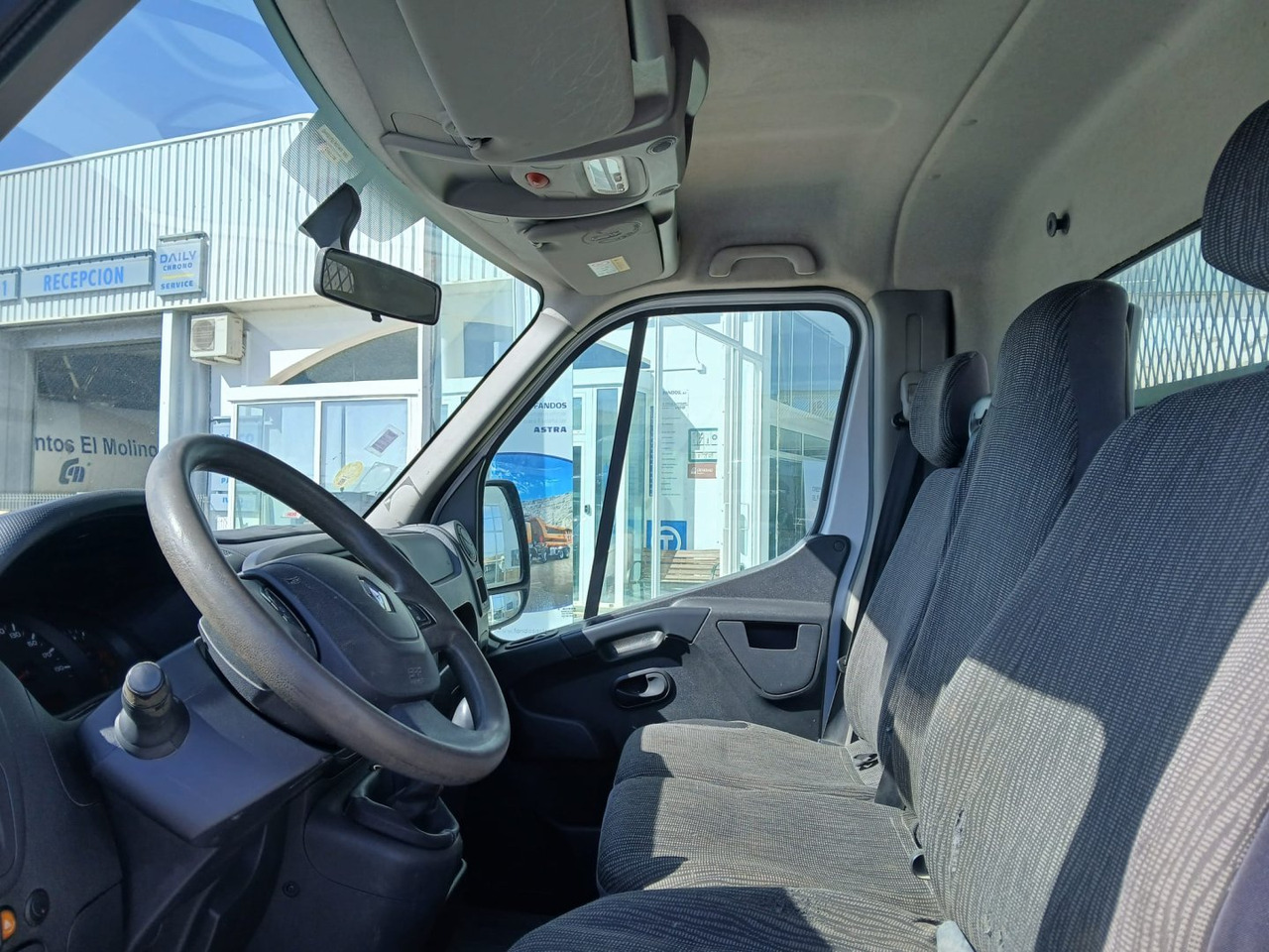 Volquete/Dumper Renault MASTER R3500 L3 2.3 - Furgoneta basculante: foto 4 Volquete/Dumper Renault MASTER R3500 L3 2.3 - Furgoneta basculante: foto 4