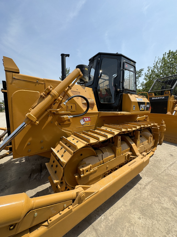 CAT D6G - Bulldozer: foto 1 CAT D6G - Bulldozer: foto 1