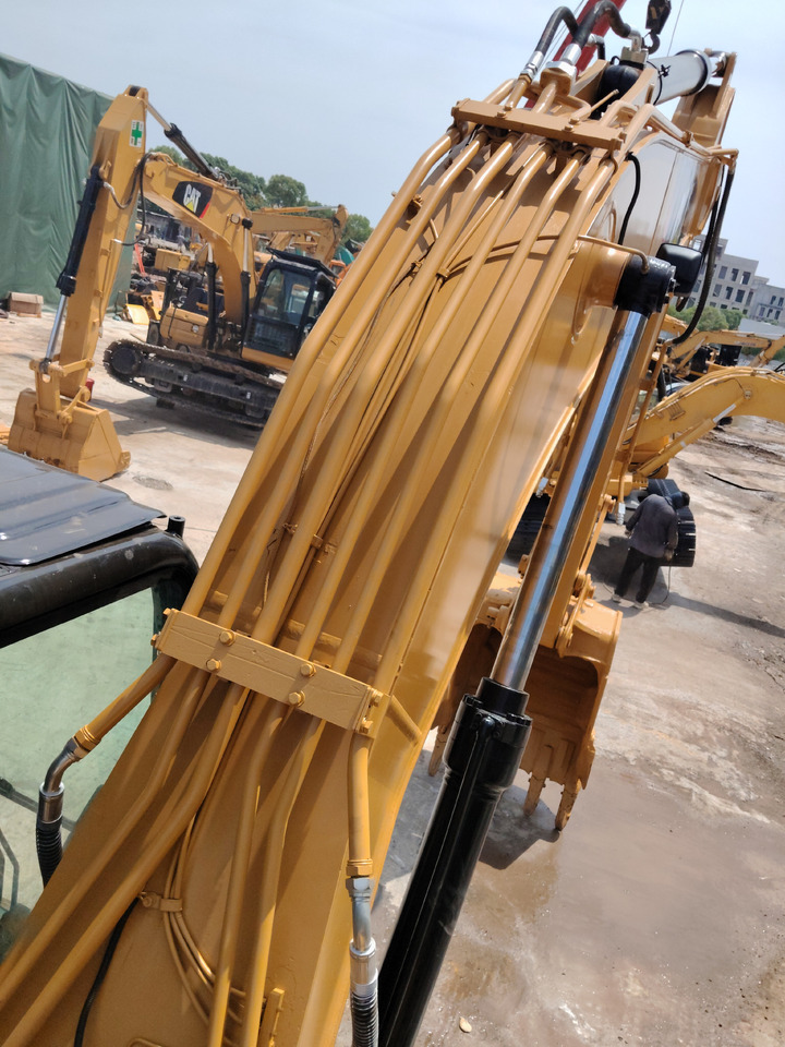 Excavadora de cadenas CATERPILLAR 320D2L with C7.1 ENGINE CAT 320D2 L 320 D 2 L C 7.1 ENGINE: foto 9