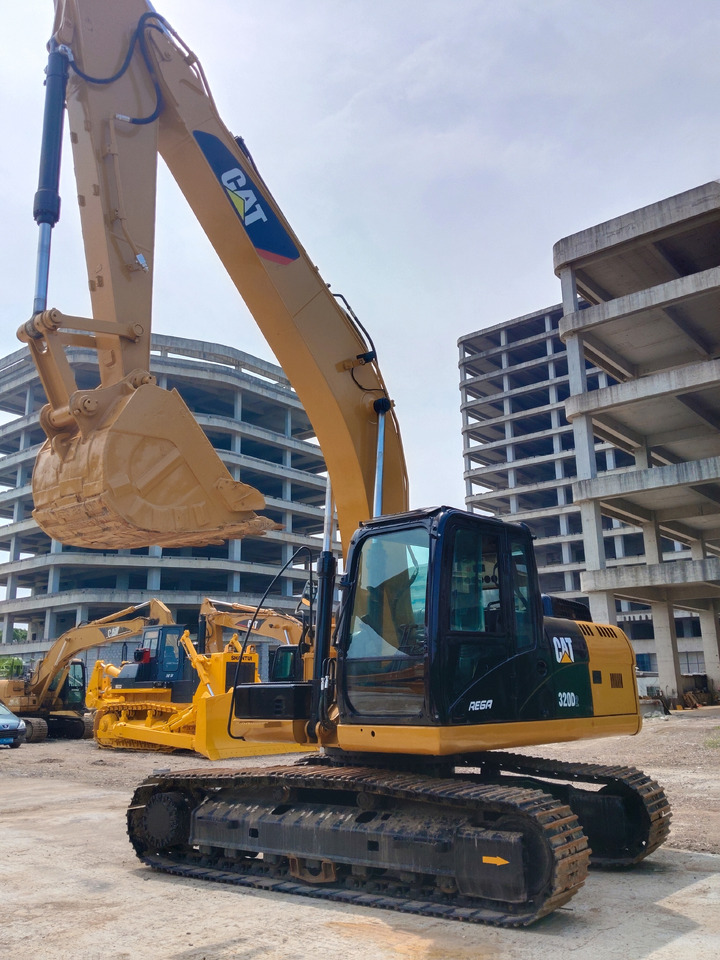Excavadora de cadenas CATERPILLAR 320D2L with C7.1 ENGINE CAT 320D2 L 320 D 2 L C 7.1 ENGINE: foto 7