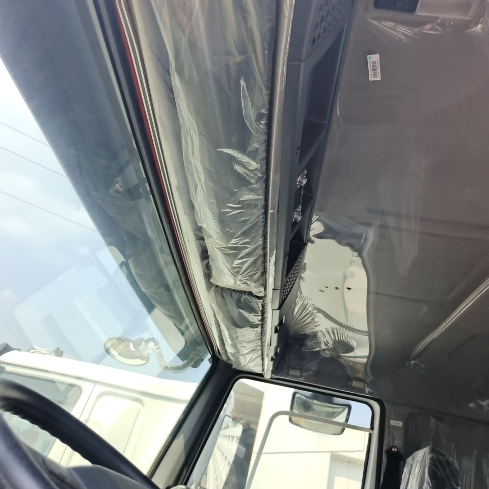 Cabeza tractora SINOTRUK HOWO 371 375 380 400 420 460HP: foto 10 Cabeza tractora SINOTRUK HOWO 371 375 380 400 420 460HP: foto 10