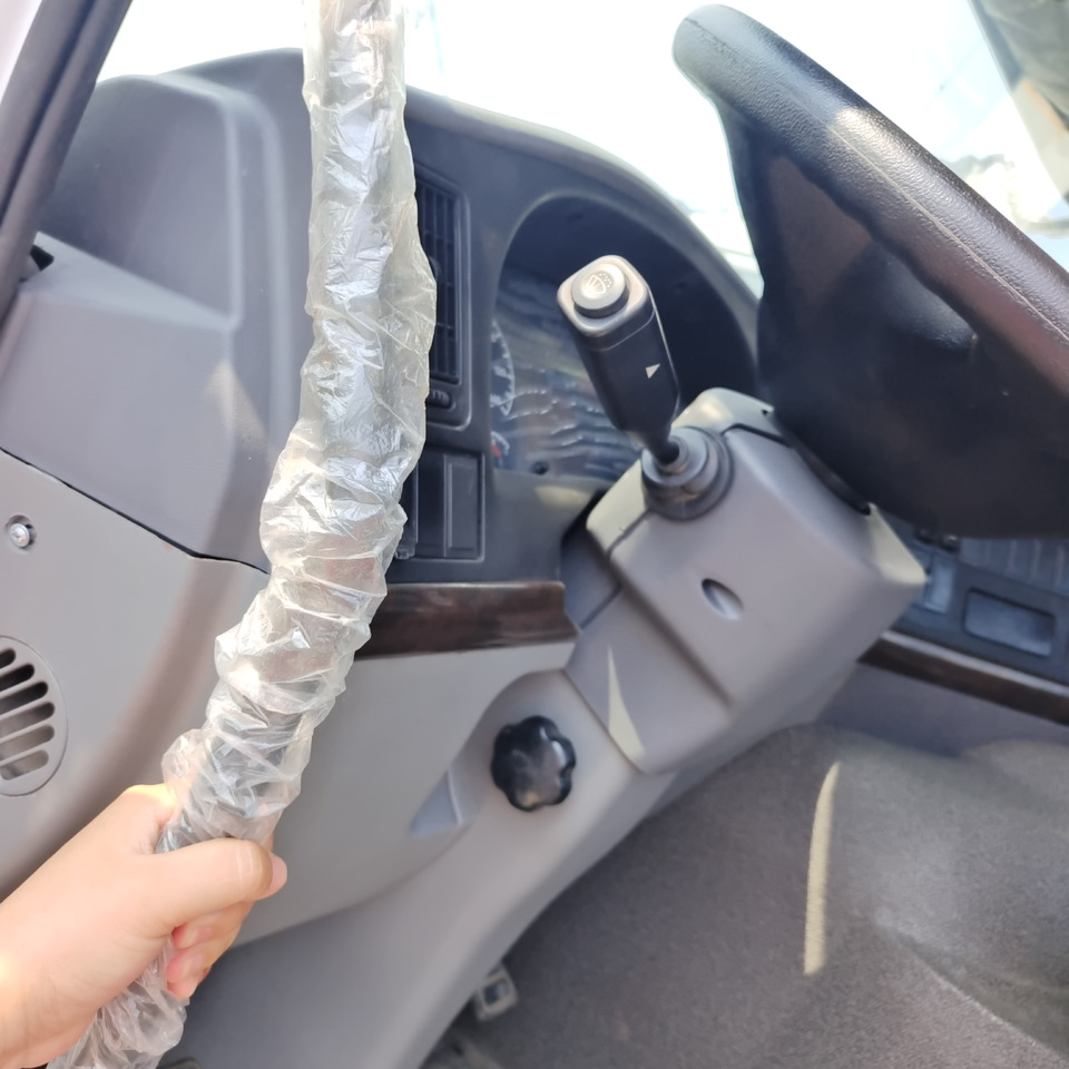 Cabeza tractora SINOTRUK HOWO 371 375 380 400 420 460HP: foto 12 Cabeza tractora SINOTRUK HOWO 371 375 380 400 420 460HP: foto 12