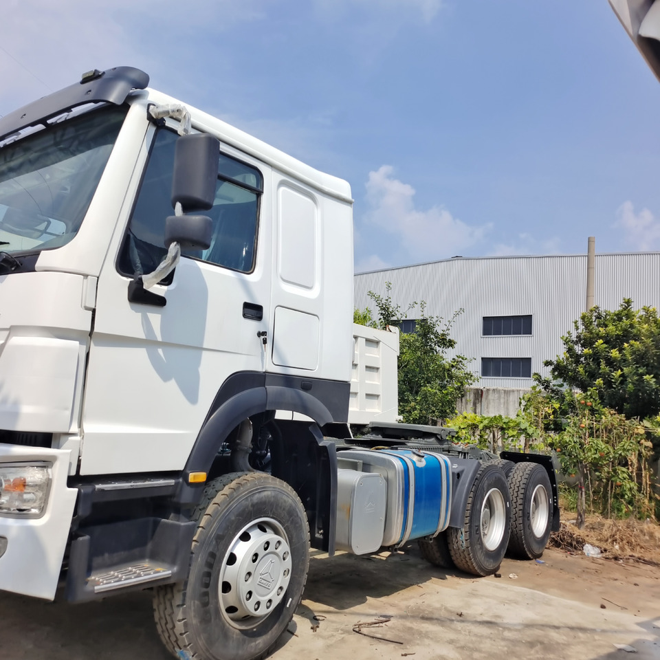 SINOTRUK HOWO 371 6*4 TRACTOR HEAD - Cabeza tractora: foto 1 SINOTRUK HOWO 371 6*4 TRACTOR HEAD - Cabeza tractora: foto 1