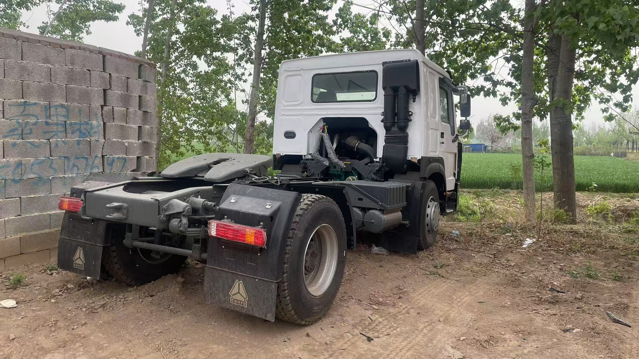 SINOTRUK HOWO 375 4*2 TRACTOR HEAD 371 380 400 420 HP 6*4 8*4 - Cabeza tractora: foto 1 SINOTRUK HOWO 375 4*2 TRACTOR HEAD 371 380 400 420 HP 6*4 8*4 - Cabeza tractora: foto 1
