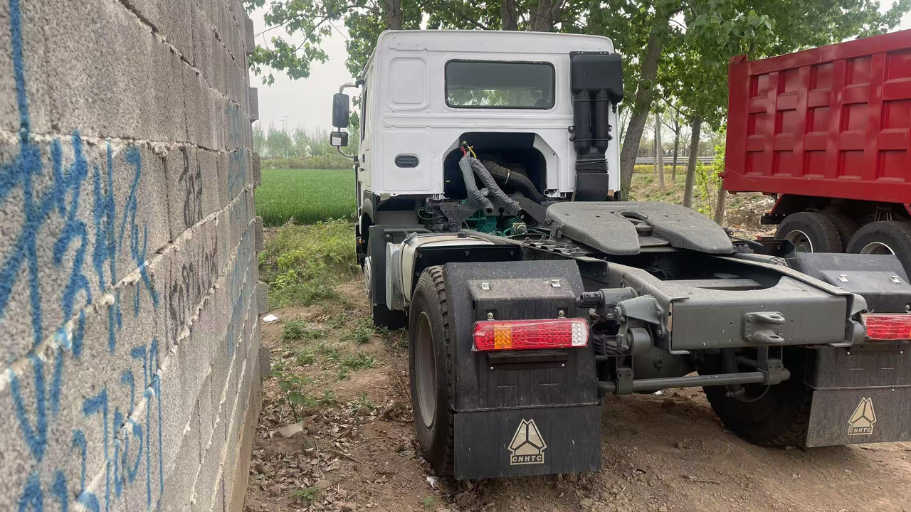 SINOTRUK HOWO 4*2 6*4 8*4 - Cabeza tractora: foto 4 SINOTRUK HOWO 4*2 6*4 8*4 - Cabeza tractora: foto 4