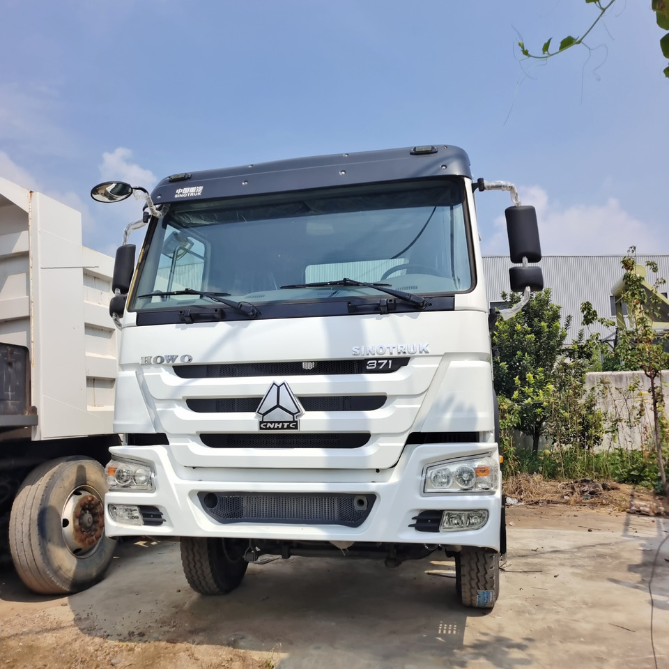 SINOTRUK HOWO 6*4 - Cabeza tractora: foto 4 SINOTRUK HOWO 6*4 - Cabeza tractora: foto 4