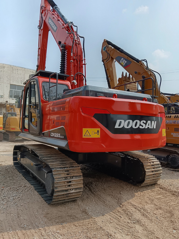 DOOSAN DX225 LCA DX225LC-9C - Excavadora de cadenas: foto 2 DOOSAN DX225 LCA DX225LC-9C - Excavadora de cadenas: foto 2