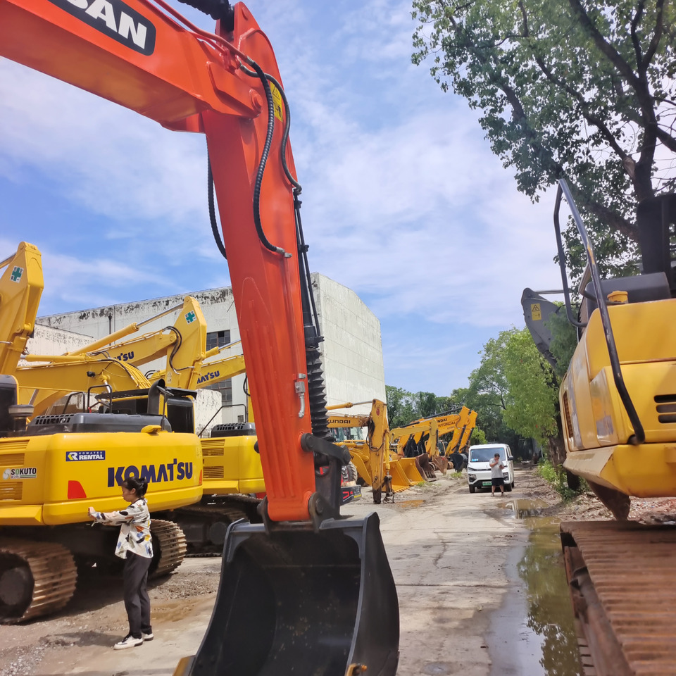DOOSAN DX225 LCA DX225LC-9C - Excavadora de cadenas: foto 5 DOOSAN DX225 LCA DX225LC-9C - Excavadora de cadenas: foto 5