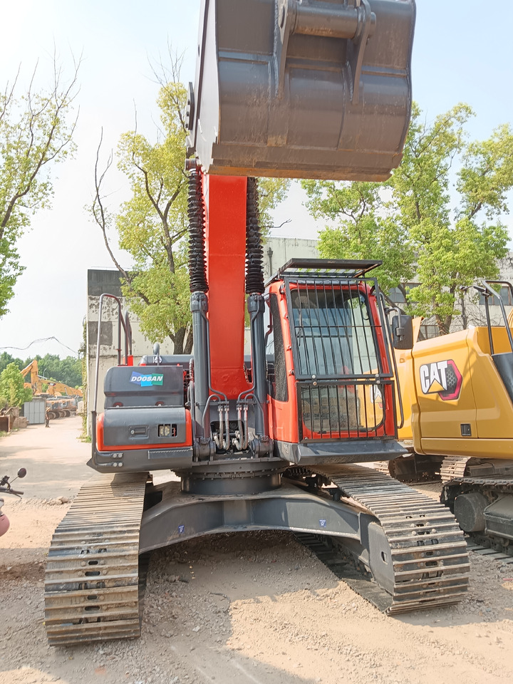 DOOSAN DX225 LCA DX225LC-9C - Excavadora de cadenas: foto 5 DOOSAN DX225 LCA DX225LC-9C - Excavadora de cadenas: foto 5