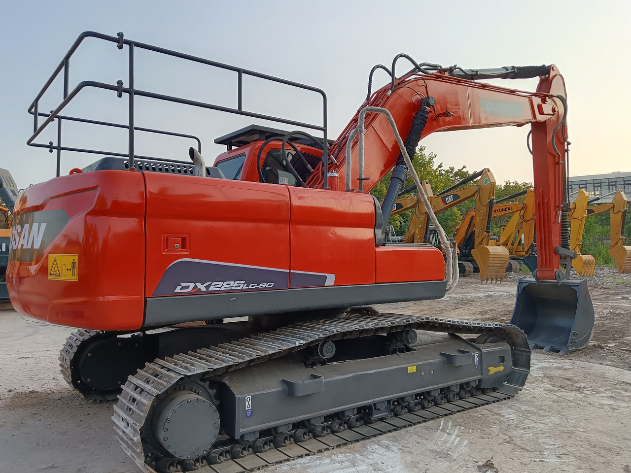 DOOSAN DX225LC-9C DX225LCA - Excavadora de cadenas: foto 1 DOOSAN DX225LC-9C DX225LCA - Excavadora de cadenas: foto 1