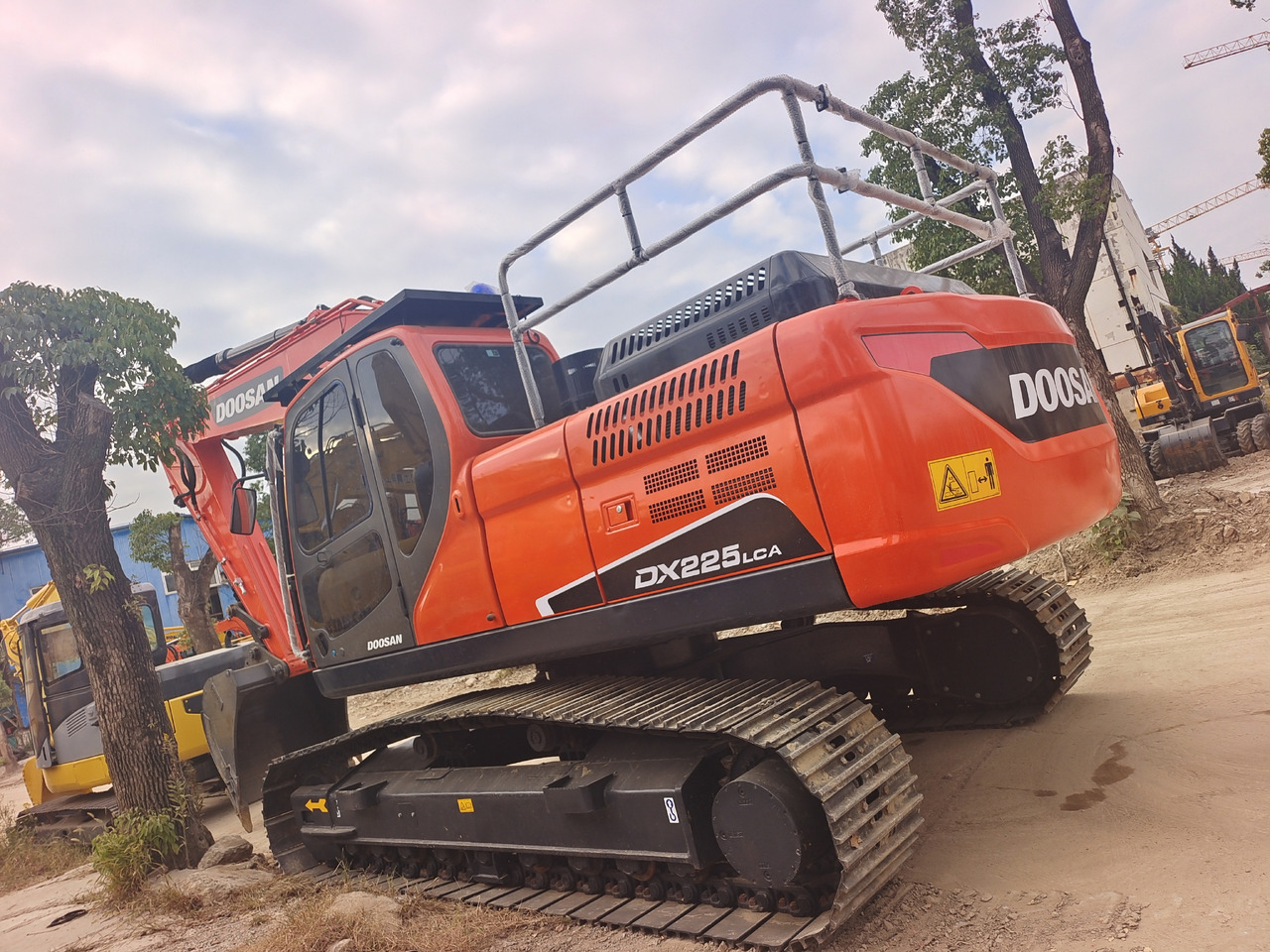 DOOSAN DX225LCA DX 225 LC - 9C - Excavadora de cadenas: foto 1 DOOSAN DX225LCA DX 225 LC - 9C - Excavadora de cadenas: foto 1