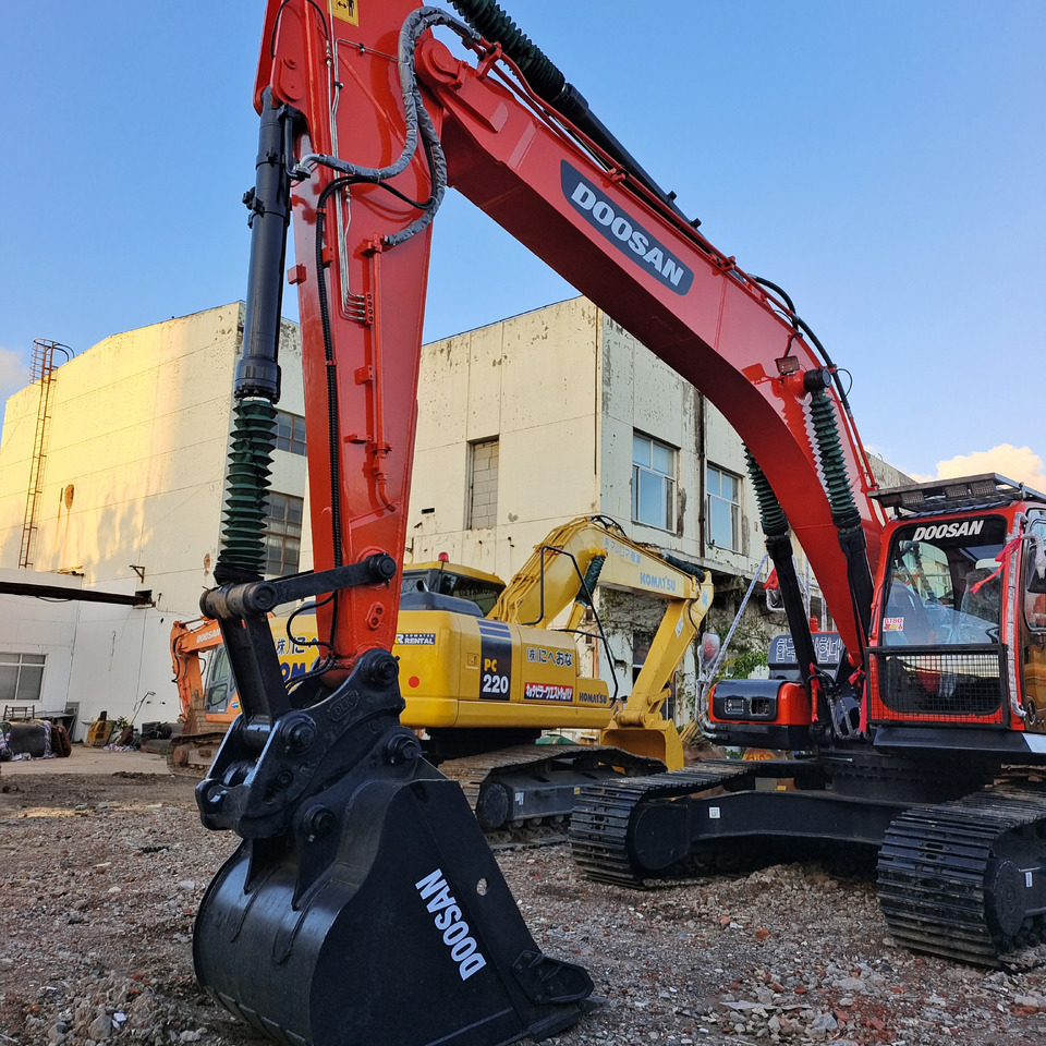 DOOSAN DX300LC-9C - Excavadora de cadenas: foto 2 DOOSAN DX300LC-9C - Excavadora de cadenas: foto 2
