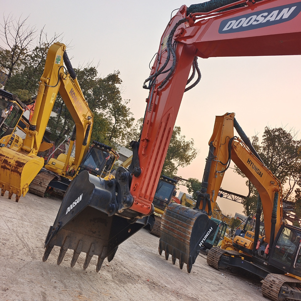 DOOSAN DX300LC-9C - Excavadora de cadenas: foto 5 DOOSAN DX300LC-9C - Excavadora de cadenas: foto 5