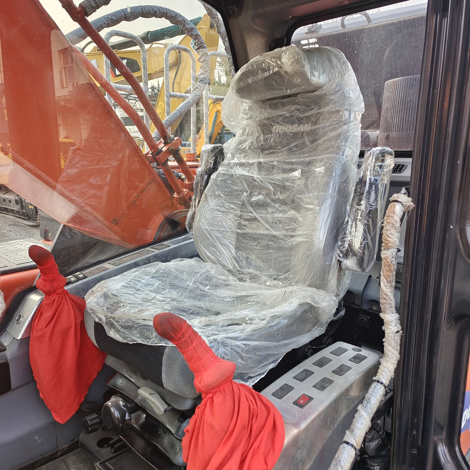 DOOSAN DX300LC-9C Doosan DX 300 LC - 9 C - Excavadora de cadenas: foto 3 DOOSAN DX300LC-9C Doosan DX 300 LC - 9 C - Excavadora de cadenas: foto 3