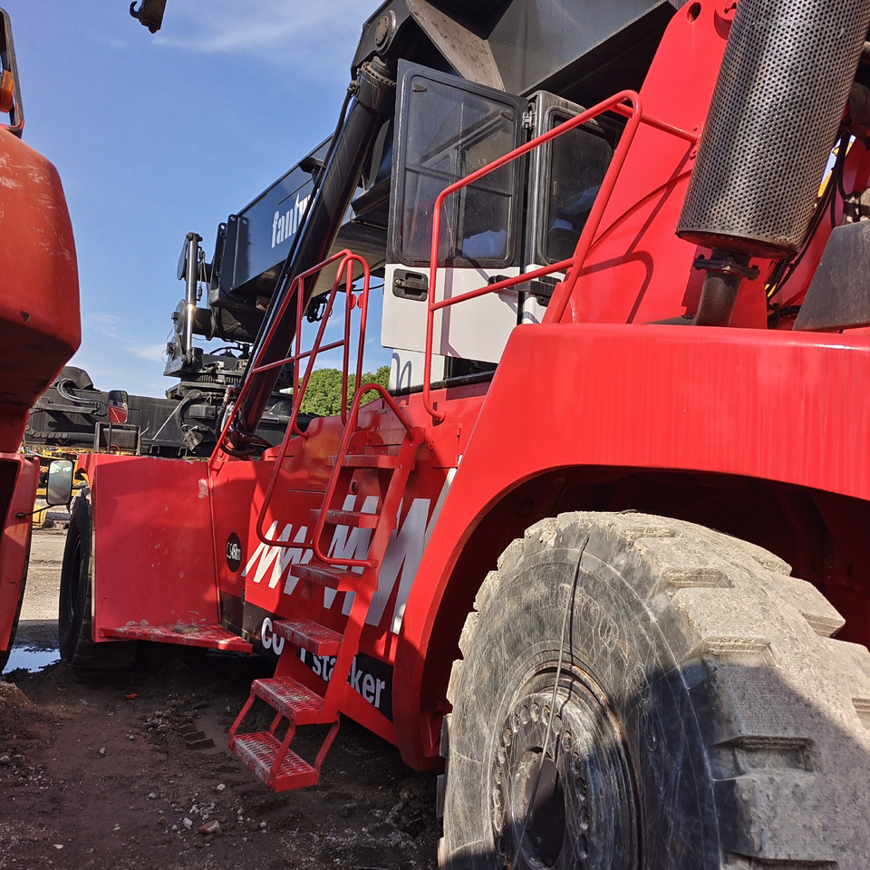 FANTUZZI CS 45 KMHD 45 TON CONTAINER REACH CRANE - Reach stacker: foto 4 FANTUZZI CS 45 KMHD 45 TON CONTAINER REACH CRANE - Reach stacker: foto 4