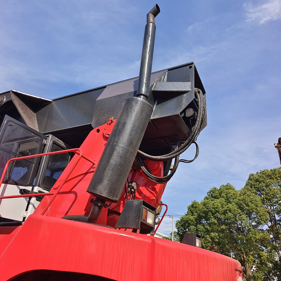 FANTUZZI CS 45 KMHD 45 TON CONTAINER REACH CRANE - Reach stacker: foto 5 FANTUZZI CS 45 KMHD 45 TON CONTAINER REACH CRANE - Reach stacker: foto 5