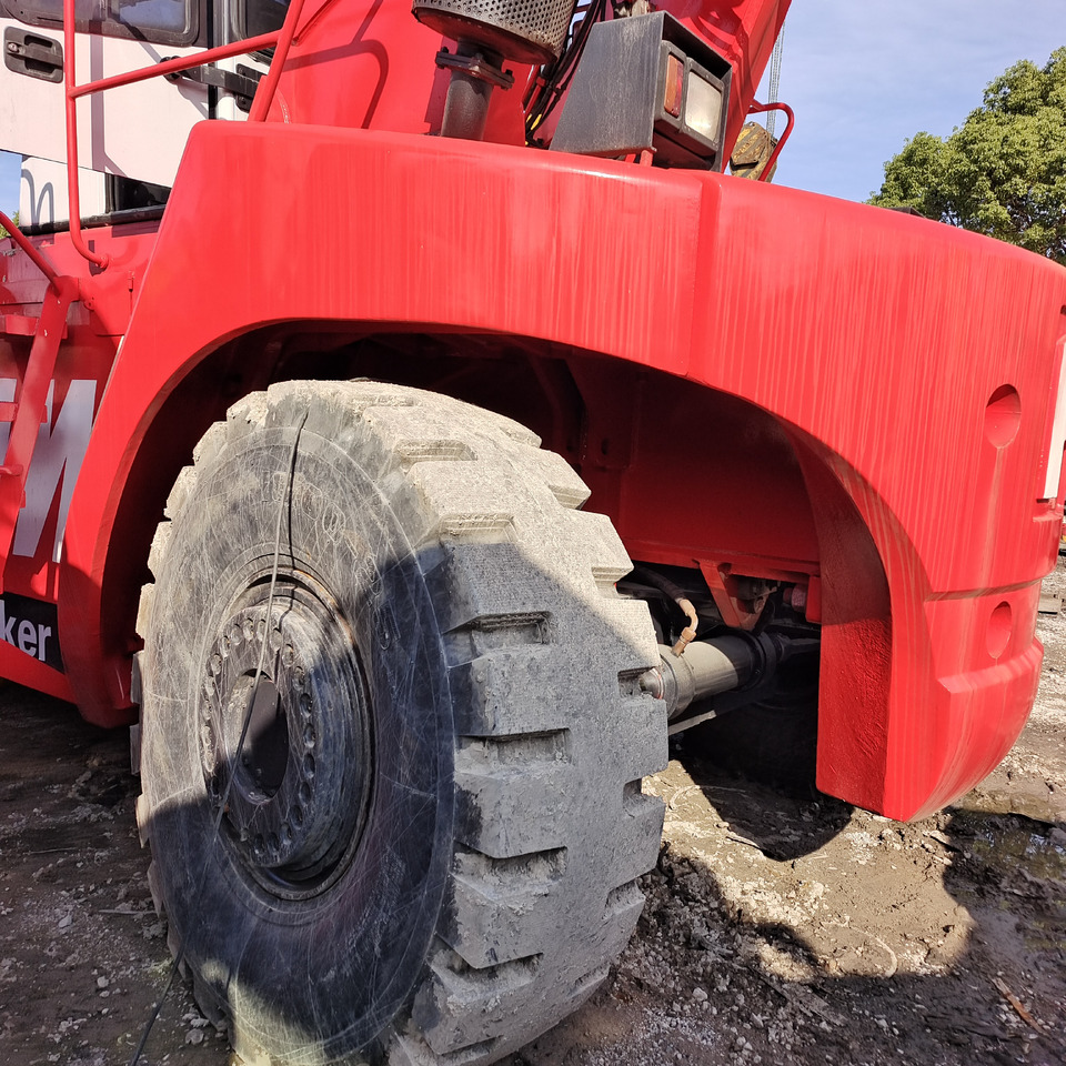 FANTUZZI CS 45 KMHD 45 TON CONTAINER REACH CRANE - Reach stacker: foto 2 FANTUZZI CS 45 KMHD 45 TON CONTAINER REACH CRANE - Reach stacker: foto 2