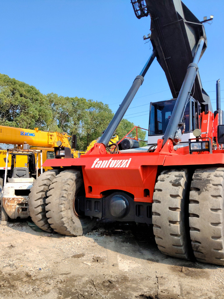 FANTUZZI CS45KM - Reach stacker: foto 5 FANTUZZI CS45KM - Reach stacker: foto 5