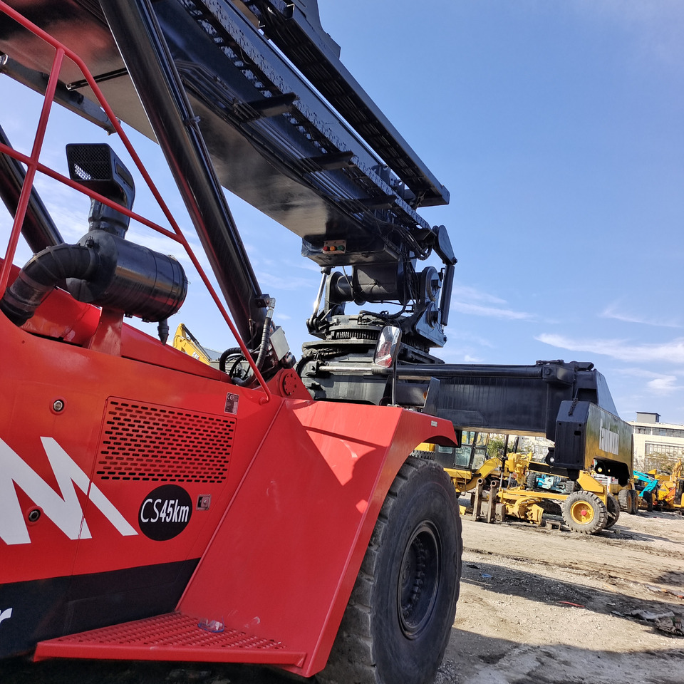 FANTUZZI CS45KMHD 45 TON REACH STACKER - Reach stacker: foto 5 FANTUZZI CS45KMHD 45 TON REACH STACKER - Reach stacker: foto 5