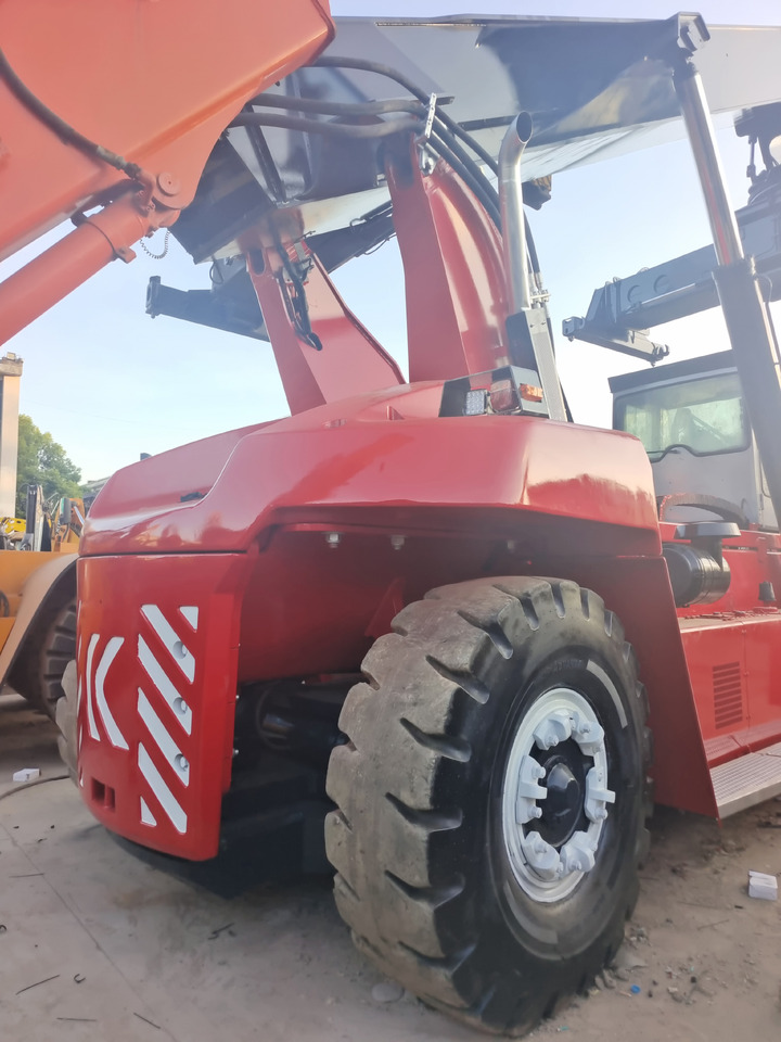 KALMAR DRF 450 - Reach stacker: foto 4 KALMAR DRF 450 - Reach stacker: foto 4