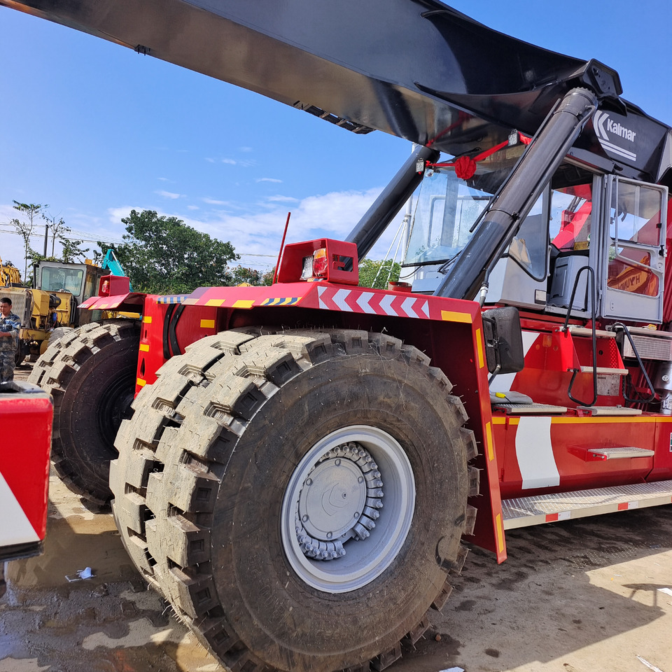 KALMAR DRF450 DRT450 DRT DRD DRU 450 45 TON - Reach stacker: foto 4 KALMAR DRF450 DRT450 DRT DRD DRU 450 45 TON - Reach stacker: foto 4